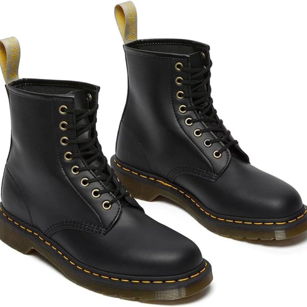 Dr. Marten 1460 Vegan 8-Eye Boot